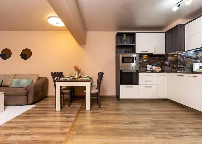 Warm And Spacious 1br - Brownie *