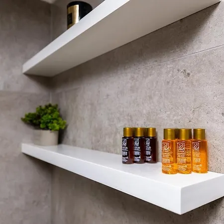 Warm And Spacious 1br - Brownie Apartment *