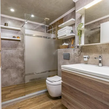 Warm And Spacious 1br - Brownie Filibe