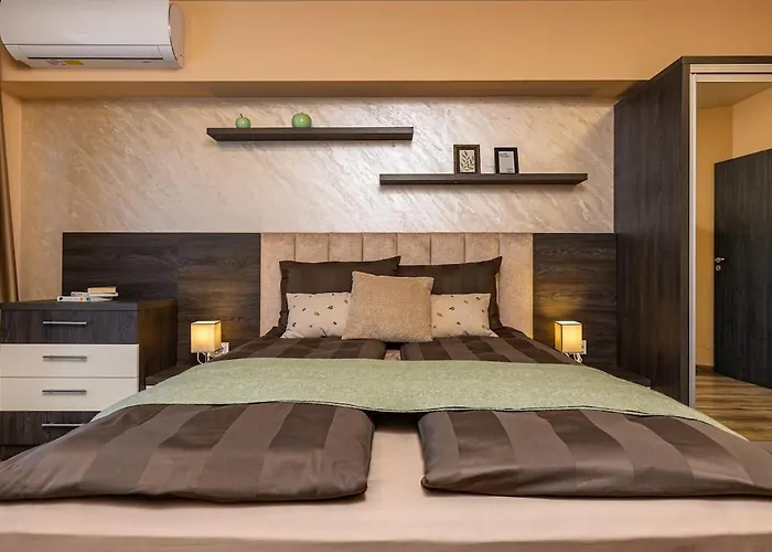 Apartment Warm And Spacious 1br - Brownie *